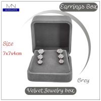 ราคา กล่องกำมะหยี่ Premium Jewelry Box สีเทา กล่องผ้ากำมะหยี่ กล่องสีเทา กล่องใส่เครื่องประดับ กล่องใส่สร้อย กล่องใส่แหวน (19665915244)