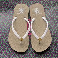 ราคา TORY BURCH Special summer new style TB flip flops womens flip flops non slip bathroom flat bottom beach shoes versatile (20623786139)