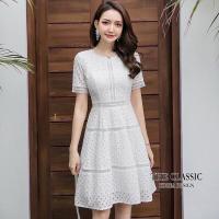 ราคา S XL The Classic เดรสผ้าฉลุแขนสั้น ใช้ผ้าเนื้อดีฉลุลวดลายปักขอบ ตัดต่อผสมผ้าลูกไม้ ช่วงล่างบานพริ้วสวย (19485018786)