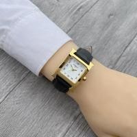 ราคา ของขวัญแฟชั่นนาฬิกาผู้หญิงสายคล้องหนังสี่เหลี่ยมลำลองสำหรับสุภาพสตรี (20491976740)