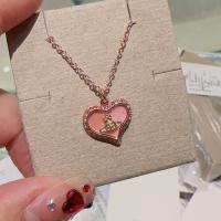 ราคา Vivienne Westwood Queen แม่ของ Vivian สร้อยคอประดับเพชรแม่มุกสีชมพูสวยงามโซ่ไหปลาร้าต่างหูหรูหรา2023ของแท้ใหม่ (20639276086)