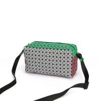 ราคา Issey Miyake Japans new geometric diamond shoulder crossbody bag silicone bag small fresh popular cartoon box bag (20537260024)