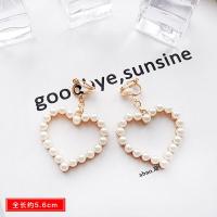 ราคา 无耳洞耳夹 No pierced ear clip earrings creativity long fruit flower wine bottle earrings (15258399748)