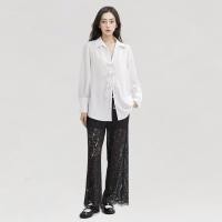 ราคา Closet Crush Loose long sleeves shirt with wide cuffs and bow tie details White เสื้อเชิ้ตทรงหลวมแบบข้อมือยาวแต่งดีเทลโบว์ (21173864703)