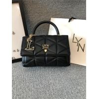 ราคา กระเป๋าถือ LYN 9 รุ่น Triton Top Handbag พร้อมสายสะพายยาว (13662698284)