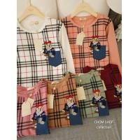 ราคา เสื้อยืดแขนยาว ป้ายChom อก42 ยาว25 ผ้ายืด ผ้าเด้งเกาหลี คอกลม แขนยาว งานปักลายน่ารักๆ ด้านหลังสีพื้น ดีเทลสวย ดูดี เนื้อผ้าดีมาก ผ้านุ่ม ใส่สบาย ไม่ร้อน ไม่ต้องรีด สีตามรูป อาจมีผิดเพี้ยนบ้างเล็กน้อย 
