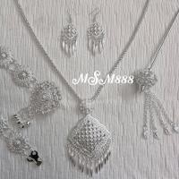 ราคา เครื่องประดับชุดไทยเป็นชุด เครื่องประดับชุดไทยสีเงินขาว ชุดเซ็ท 4 ชิ้น รุ่น CF002 (20582624320)