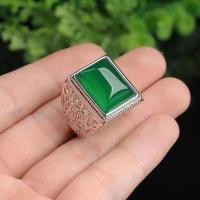 ราคา รูปแบบล่าสุด สไตล์คลาสสิก ชายสีเขียวหยกมรกตอัญมณีแหวนเพชรสำหรับชายสีขาวเงินทอง Bague เครื่องประดับอัญมณีของขวัญ แหวนสแตนเลสแท้ แหวนเด็กช่าง แหวนหมั้น ของขวัญวันเกิด เหรียญนำโชค แหวนวินเทจ แหวนปรับขนาด