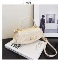 ราคา Balenciaga ใหม่ กระเป๋าสะพายไหล่ ทรงเมสเซนเจอร์ สีเงิน แฟชั่นฤดูร้อน สําหรับผู้หญิง 2023 wh (20238319881)