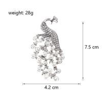 ราคา เข็มกลัดนกยูงรูปสัตว์ประดับมุกแบบใหม่สำหรับแฟชั่นสำหรับผู้หญิงเข็มกลัดเพชรย้อนยุคชาติพันธุ์ฮวงจุ้ยเครื่องประดับแบบเรียบง่าย (21192813745)