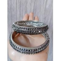 ราคา กำไลข้อมือสีเงินรมดำ ระดับแมกกาไซด์ รอบวง 20 เซนติเมตร ราคาต่อ 1 วง ประดับคู่กับชุดพื้นเมือง เครื่องประดับล้านนา (14506483798)