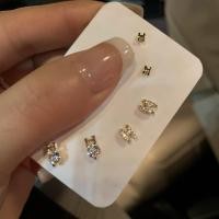 ราคา Fashion Angel Girl ชุดต่างหูเม็ดกลมมีตัวอักษร H 6ชิ้น ชุดต่างหูพลอยเทียมสีทองฝังหญิงของขวัญวันเกิดนักเรียนเทศกาล (21049571445)