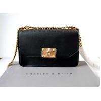 ราคา ? ? หน้าล็อค หนังเรียบ สายโซ่อะไหล่ทอง (20313330514)