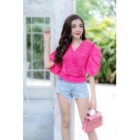 ราคา เสื้อครอปคอวีแขนพองระบายอัดพลีทด้านหน้า สม็อคเอว สาวอวบใส่ได้ เสื้อออกงาน (21063064646)