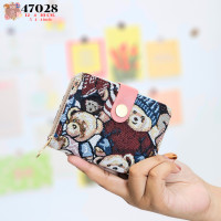 ราคา YNG กระเป๋าสตางค์ใบสั้นลายน้องหมี มีช่องซิปตรงกลาง ช่องใส่บัตรเยอะ รุ่น 47028 (20931171992)