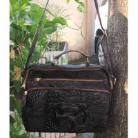 ราคา งานสวย ของสวย หนังแท้ กระเป๋าสะพายสีนำตาลเม็ดมะขาม หนังจระเข้แท้ โหนกสวยๆ (19495925166)