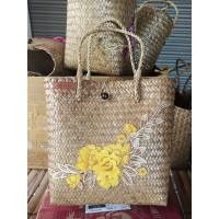 ราคา กระเป๋ากระจูดสาน Hand made bag ทรงญาญ่า ไซต์ M 10 10 ตกแต่งลายดอกไม้สวยมาก Made in Thailand (19400720079)