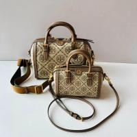 ราคา TORY BURCH T MONOGRAM กระเป๋าผ้าแจ็คการ์ดขนาดกลาง 83970 (20909467887)
