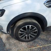 ราคา คิ้วล้อ Ford Everest ขนาด 3 นิ้วแบบเรียบ สีดำด้าน ใส่ปี 2015 2021 (19545887489)