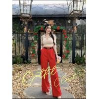 ราคา เสื้อครอปครีมแมทช์กับกางเกงขายาวสีแดงทรงสวย มาพร้อมเข็มขัดสีดำ (21163027678)