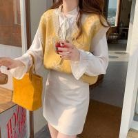 ราคา พร้อมส่ง เสื้อไหมพรมแขนกุด ปักลายดอกไม้ สุดน่ารัก (20931541108)