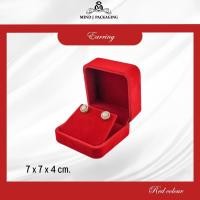 ราคา กล่องกำมะหยี่ Premium Jewelry Box สีแดง กล่องผ้ากำมะหยี่ กล่องสีแดง กล่องใส่เครื่องประดับ กล่องใส่สร้อย กล่องใส่แหวน (17157455636)