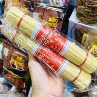 ราคา เส้นบะหมี่ไข่ ข้าวซอย จำนวน 2 ห่อ เส้นข้าวซอยแห้ง เส้นข้าวซอย เชียงใหม่ สำหรับทำข้าวซอย สูตรเชียงใหม่ เส้นแบน เส้นข้าวซอยอบแห้ง (14609353838)