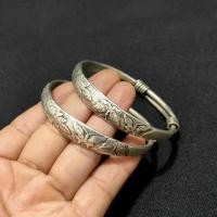 ราคา กำไลข้อมือคู่เงินทิเบตเพื่อของปลอมโบราณ ลายผีเสื้อแกะสลัก สไตล์สร้อยข้อมือคู่สไตล์แห่งชาติ (13992994451)