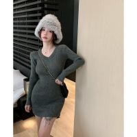 ราคา Cici 29041 ชุดเดรสแขนยาวไหมพรมสีพื้นเบสิค คอวี ผ้าร่องเข้ารูปทรงสวยจะใส่เป็น everyday look ได้เลย (17261560844)