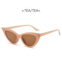 ราคา มีของที่กรุงเทพ แว่นตากันแดด แว่นแฟชั่น กันUV400 รุ่น 97073 (10244041133)