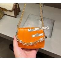 ราคา Charles Keith Chain Handle Checkered Vanity Pouch กระเป๋าสตางค์ กระเป๋าใส่บัตร สีส้ม เขียว ฟ้า (16327342740)