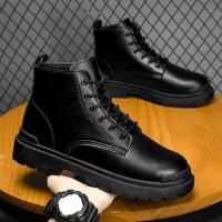 ราคา รองเท้าบูท Martin ของผู้ชายรองเท้าผู้ชายทรงสูงใหม่ใน2023ฤดูร้อนรองเท้าหนังภาษาอังกฤษรองเท้าทำงานแบบสบายๆรองเท้ารถจักรยานยนต์สีดำ (18069131280)