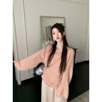 ราคา DD SHOPพร้อมส่ง V051 เสื้อถักไหมพรมแขนสามส่วน คอกลม ซีทรูเบาๆ C (20784226091)