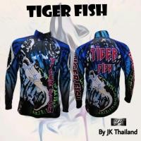 ราคา เสื้อตกปลา JK THAILAND ลาย Tiger Fish สีน้ำเงิน ป้องกันรังสี UV 80 90 สีไม่ตก แห้งเร็ว (7862076275)