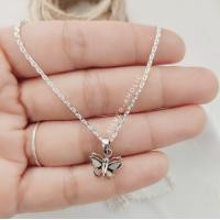 ราคา Silver Aholic สร้อยคอพร้อมจี้ผีเสื้อเงินแท้ จี้ประทับเปลือกหอยมุกสีขาว (9438049765)