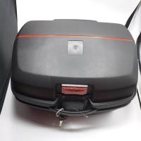 ราคา กล่องท้ายเบาะอเนกประสงค์ อย่างดี TOP BOX L 688 32L สีดำ ถาดเหล็ก (4863904283)