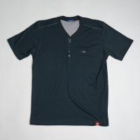 ราคา ๊U2 MENS เสื้อยืดคอจีน ไม่มีกระเป๋า ปักโลโก้ U2 รุ่น 7132 (19362755546)