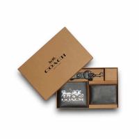 ราคา Coach outlet ของเเท้ กระเป๋าสตางค์ผู้ชาย มีกล่อง COACH BOXED 3 IN 1 WALLET GIFT SET (19776123467)