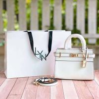 ราคา น่ารัก สวยหรู กระเป๋าลิน กระเป๋าถือ กระเป๋าสะพายข้าง กระเป๋าสะพายผญ กระเป๋าสะพายไหล่ LYN HANDBAG CROSSBODY BAG ของแท้ 100 (9939896418)