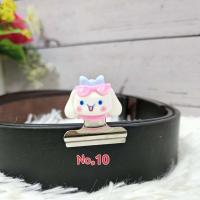 ราคา ตัวหนีบเข็มขัด ตัวหนีบกระโปรงนักเรียน นักศึกษา ตัวหนีบลายการ์ตูน สินค้าแนะนำขายดี ราคาถูก พรนับพัน กิ๊ฟช็อป Pornaphun Gift Shop (14779263350)