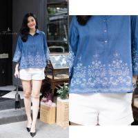 ราคา ส่งเร็ว เสื้อยีนส์เกรดพรีเมี่ยม เนื้อผ้าหนากำลังดีผ้าดีค่ะ ดีเทลงานปักลายดอกพรีเมียม งานปักดิ้นเงินทั้งตัวด้านหน้าเเละด้านหลัง ปักสวยโดดเด่นตัดกับผ้ายีนส์ อลังการมากค่ะ เสื้อเชิ้ตทรงสวยคลาสสิค ใส่แล้ว