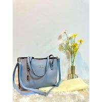 ราคา Coach Molly งานสะพาย ได้crossbody งานหนังนิ่มวัสดุดี มีช่องใช้งานสามช่อง จุของได้เยอะ ซ้ายขวา มีช่องซิปกลาง งานเป๊ะปั๊มทุกจุด พร้อมสายสะพายยาวปรับระดับได้ อุปกรณ์ ถุงผ้า ขนาด ส9 ก12 ฐ11 (20970572773)