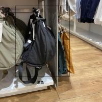 ราคา Parcel post spot UNIQLO womens wear womens satchel 447918 439797 dumpling bag genuine second delivery (15257236180)