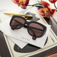 ราคา แว่นกันแดด Gucci GG0468S 001 Black Gold Logo ของแท้ (4749042472)