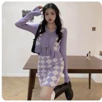 ราคา ชุดเซ็ทไหมพรมสีม่วงพาสเทลสลับขาว ลายทแยง ระบายตรงเสื้อมีดีเทลบานออกเพื่อลดสัดส่วนที่สวยขึ้น ได้ไปพร้อมกับกระโปรง เสื้อครอปเเขนยาว ร47 (20957275125)