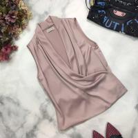 ราคา FEMME ISSUE สินค้าขายดี เสื้อแขนกุดคอไขว้หน้าซาติน เสื้อทำงาน เสื้อออกงาน เสื้อแขนกุด เสื้อซาติน (17640819929)