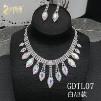 ราคา ชุดสร้อยคอสีแดงหลงใหลในยุโรปและอเมริกา แฟชั่นที่สวยงามสร้อยคอคริสตัลต่างหูเครื่องประดับชุดสองชิ้น (21002185064)