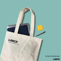 ราคา พร้อมส่ง LEECO tote bag Collection 2023 กระเป๋าผ้ามินิมอล สีผ้าดิบ โลโก้ดำ ของแท้ 100 ขนาด 42 5 x 34 cm (20542129283)