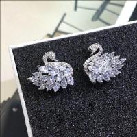 ราคา สีดำและสีขาวหงส์เพทายต่างหูมุก S925เข็มเงินบุคลิกภาพเก่งกาจต่างหูที่เรียบง่ายพู่ต่างหูเครื่องประดับสตรี (16927161825)