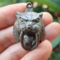 ราคา เศียรพญาเสือเผ่น ด้านหลังติดเหรียญ หลวงพ่อเปิ่น วัดบางพระ เนื้อโลหะทองเหลืองเก่า อานุภาพแคล้วคลาดปลอดภัยป้องกันสิ่งไม่ดี (19423418827)